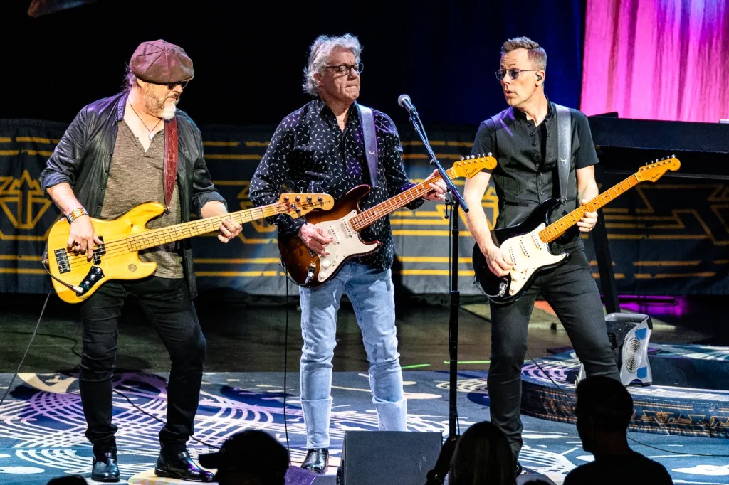NWGiveaways.com Facebook ad: WIN TICKETS to see the STEVE MILLER BAND!