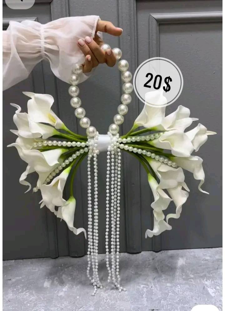 New Look Shop-Vente des Bazins et Accessoires Facebook ad: Foulards -chapeaux, éventails personnalisés,fleurs, bérets…