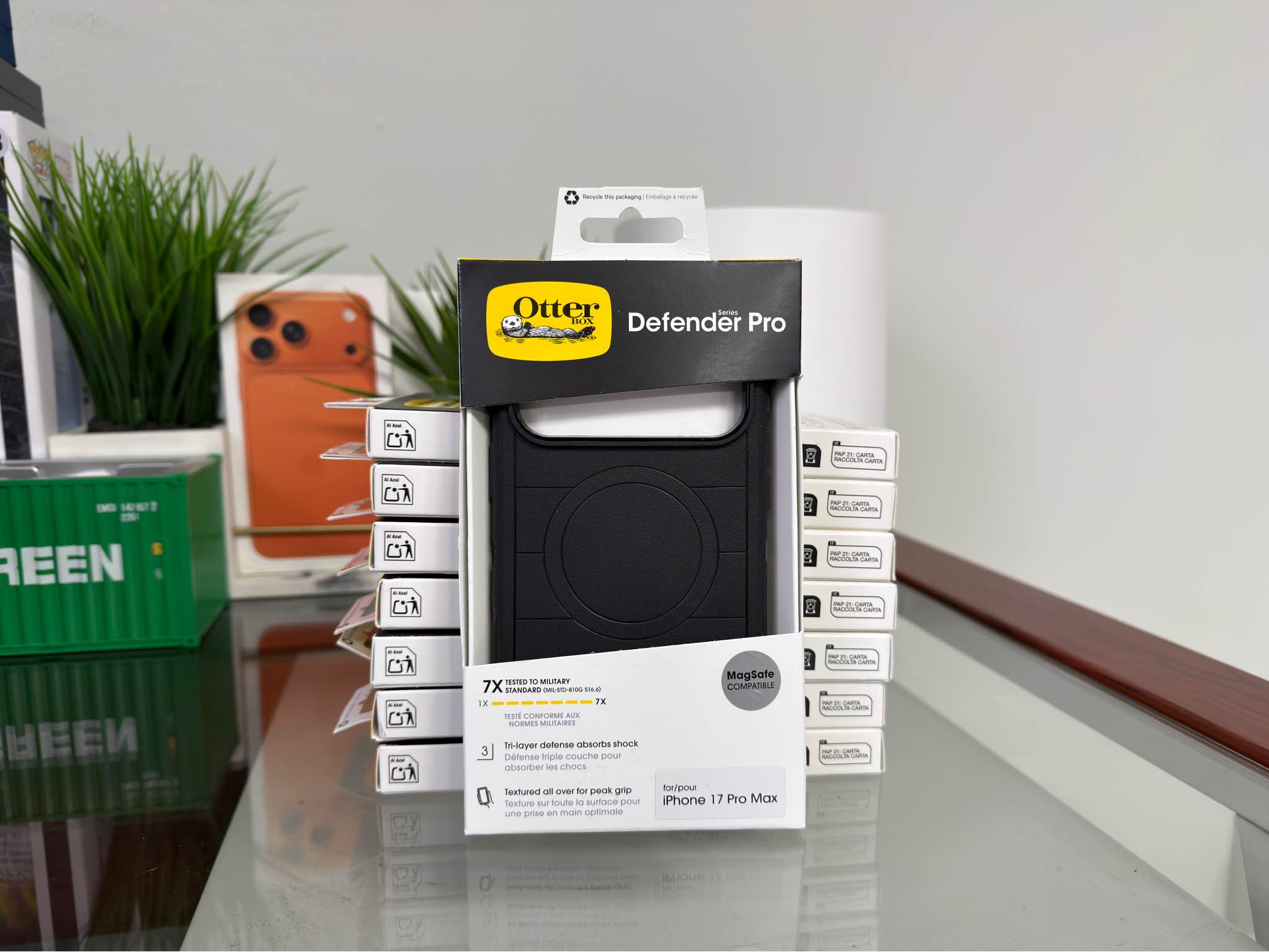 Raúl Camacho Feliciano Facebook ad: OtterBox iPhone 17 Pro Max Defender Pro Series Case - Black
