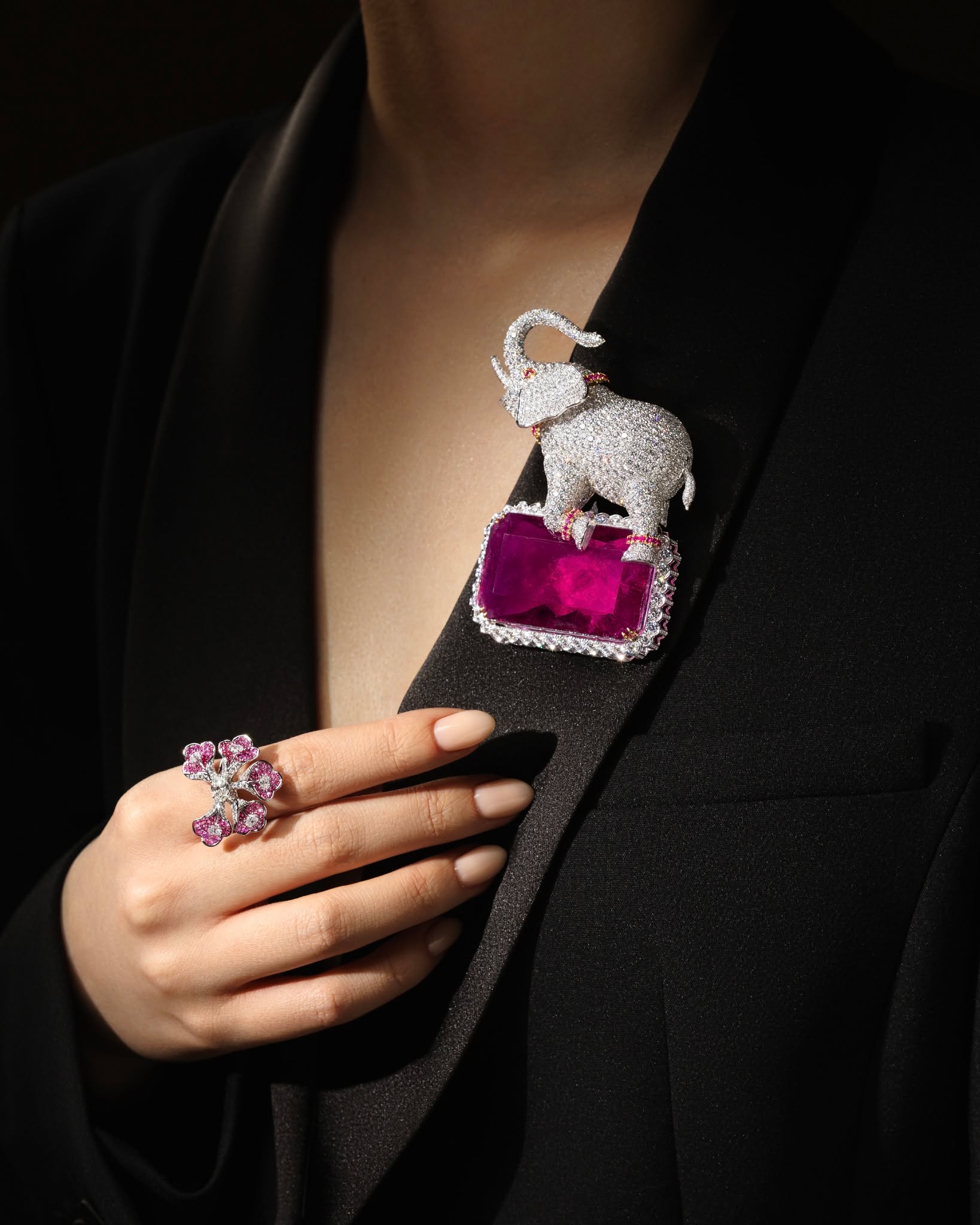 DiA Precious Jewellery Facebook ad: Guardians of fortune, blossoms of beauty.