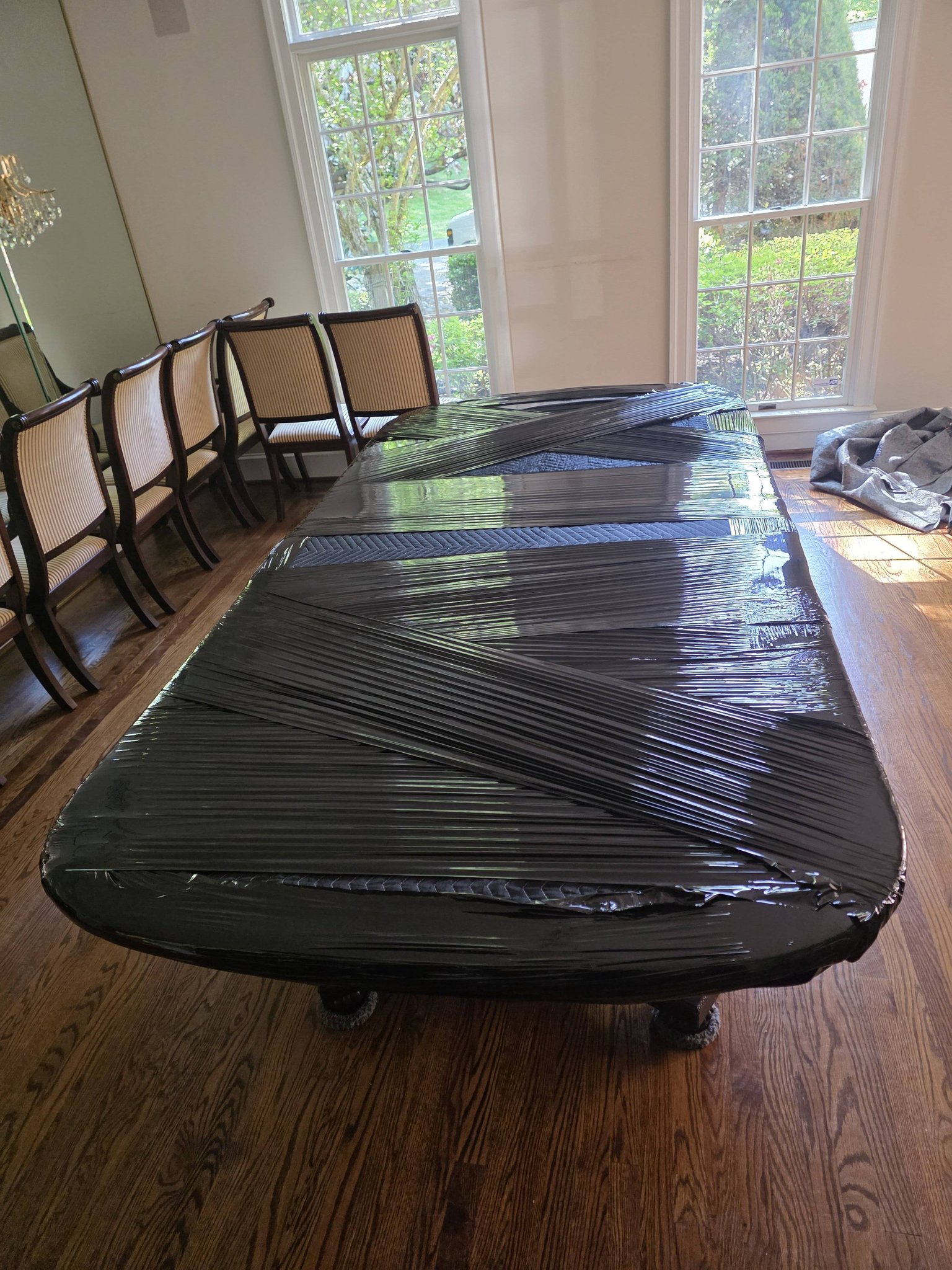 Elvisco De Best Mover LLC Facebook ad