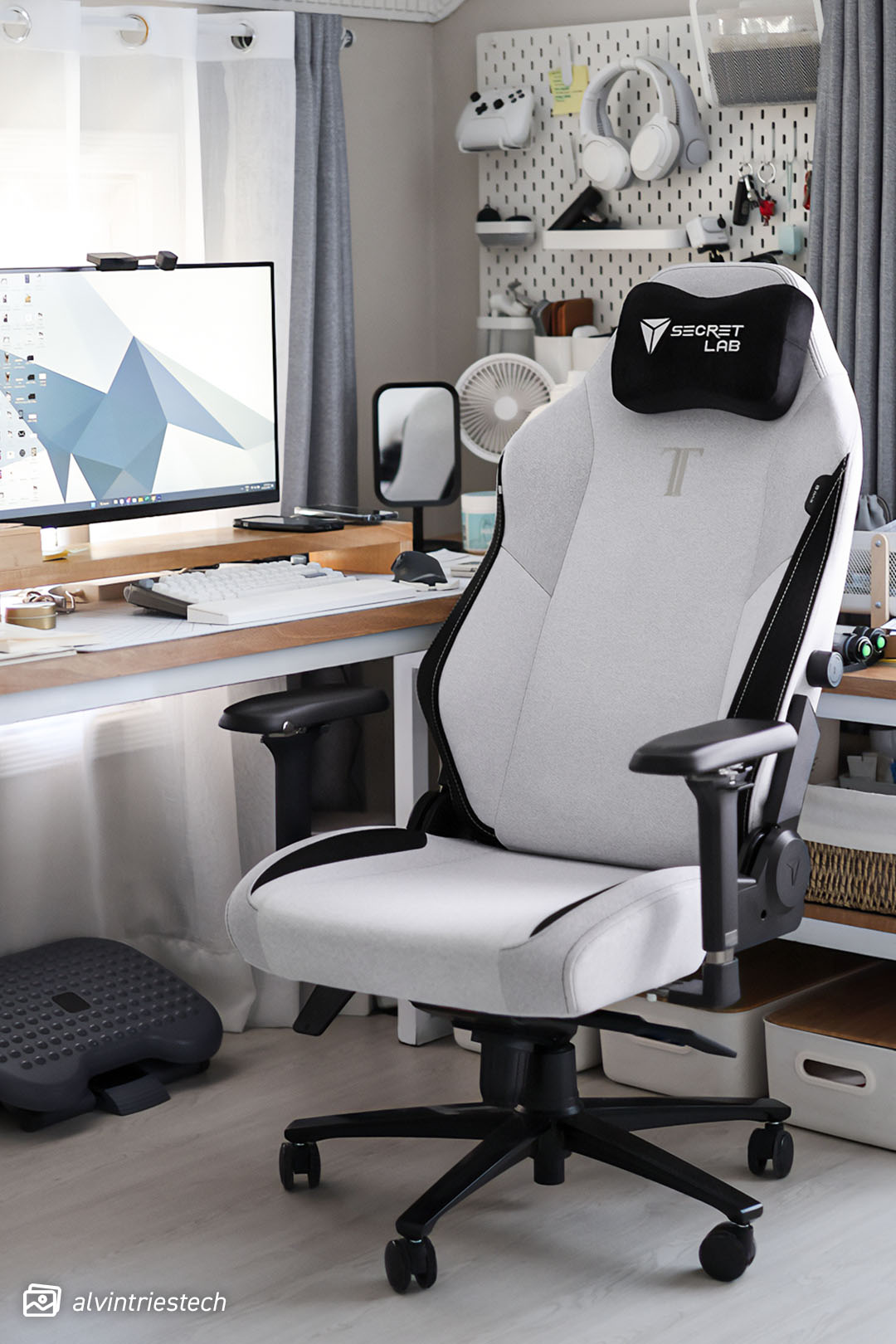 Secretlab Facebook ad