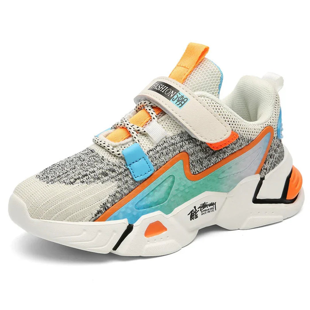 Footmaxldn Facebook ad: Premium Sneakers. Authentic Brands. Shop Now.