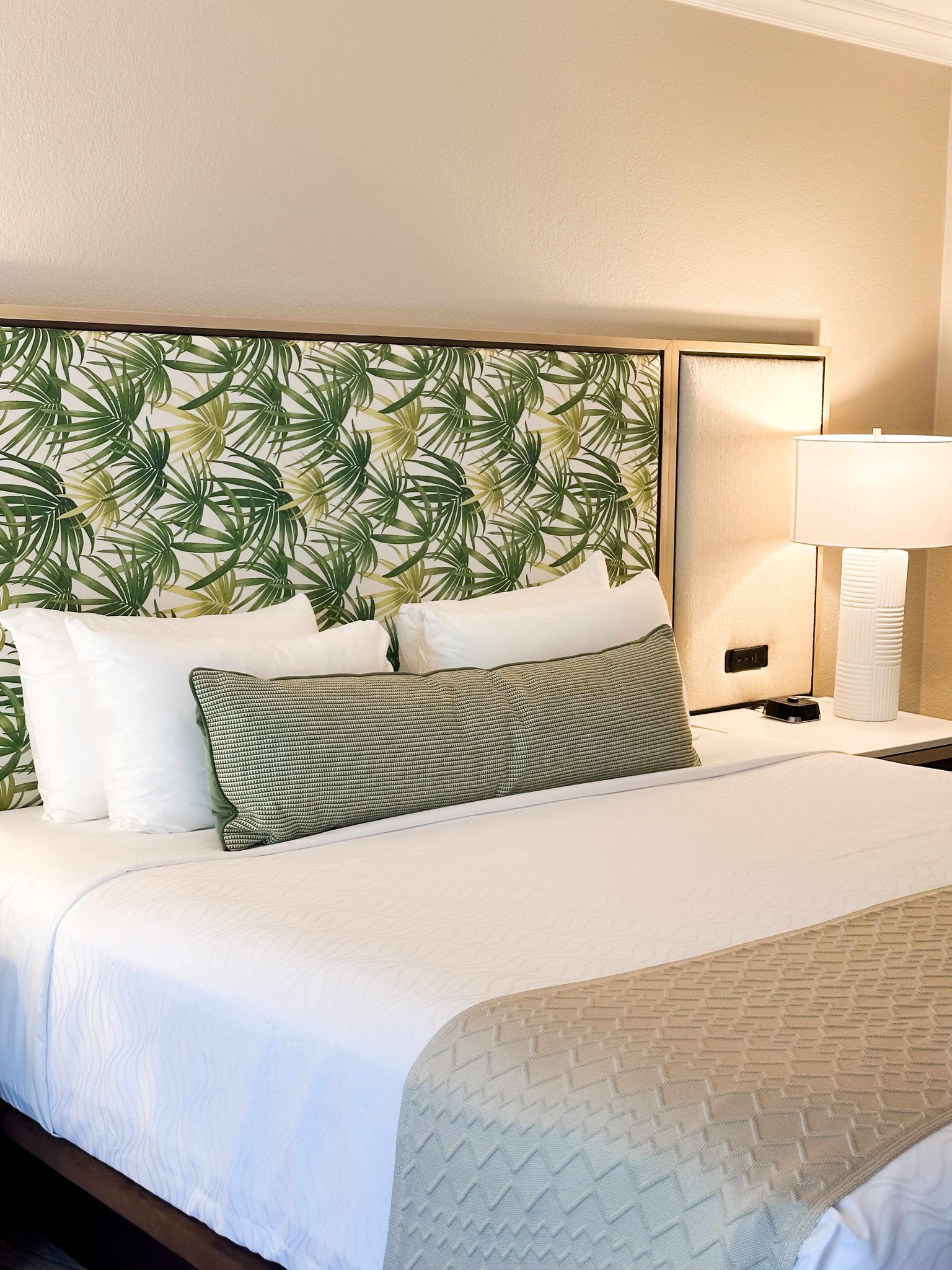Delray Sands Resort Facebook ad: Why check out when you could just stay?