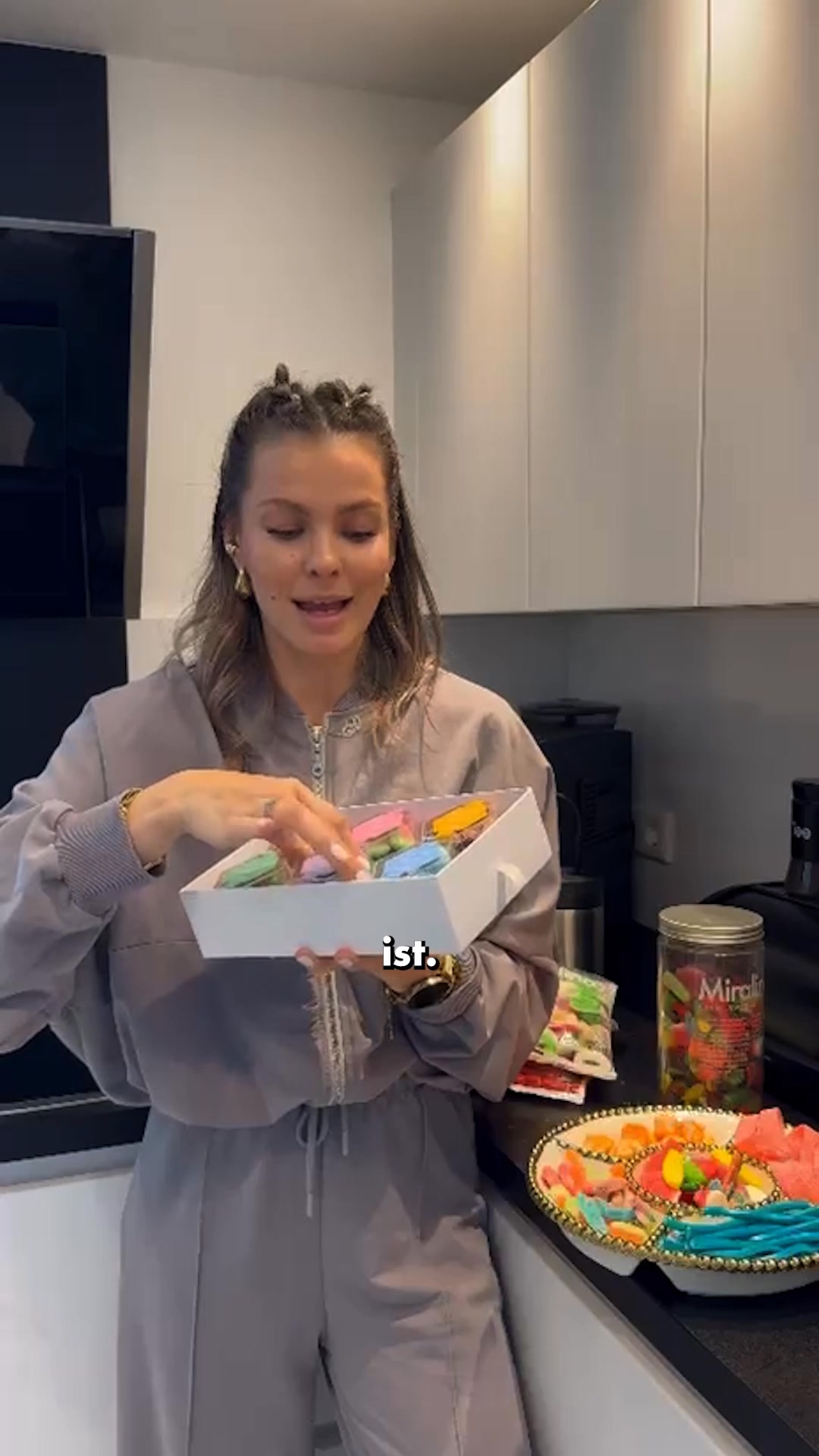 Miralina's Halal Sweets Facebook ad from Apr 1, 2026
