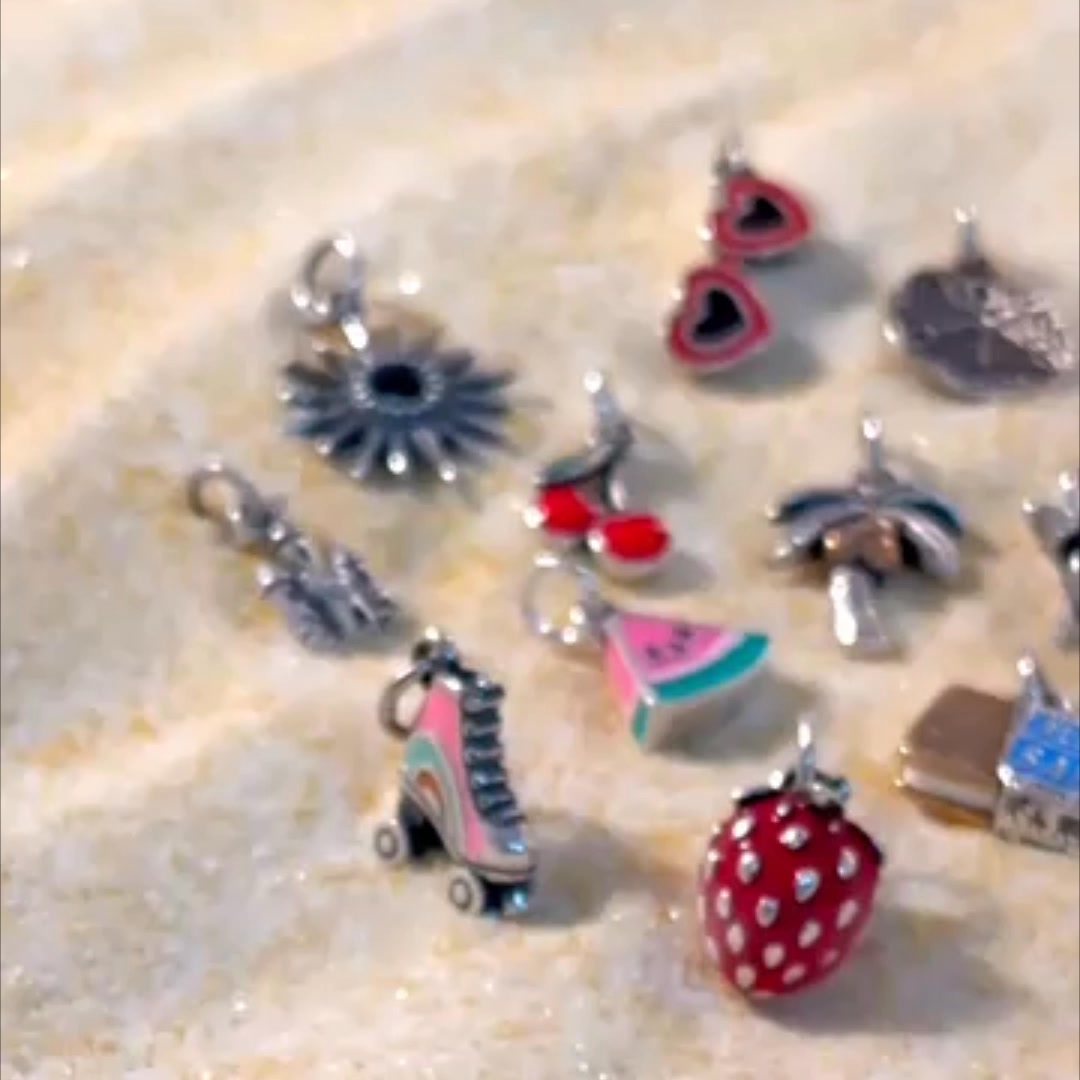 James Avery Artisan Jewelry Facebook ad from May 5, 2026