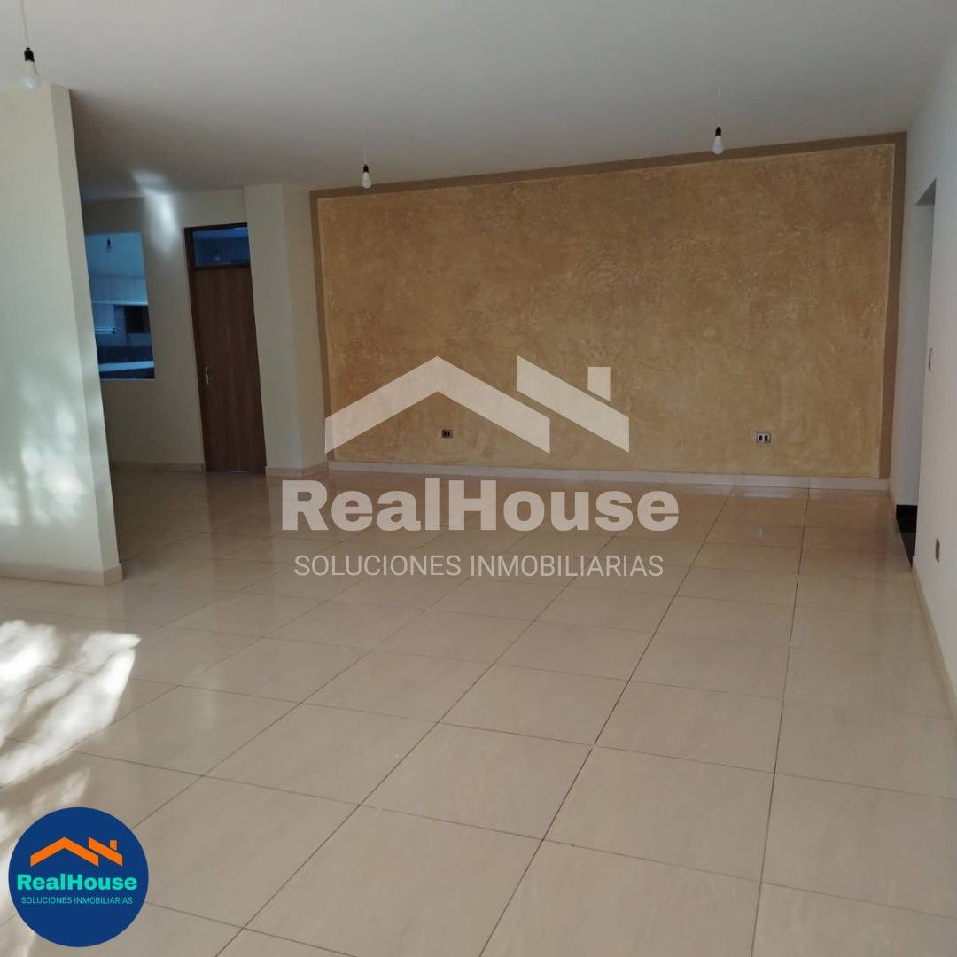 Ivan Aguilar Montaño Facebook ad: EN CBBA AMPLIO DPTO EN VENTA TC 7, FLORIDA NORTE SUMUMPAYA