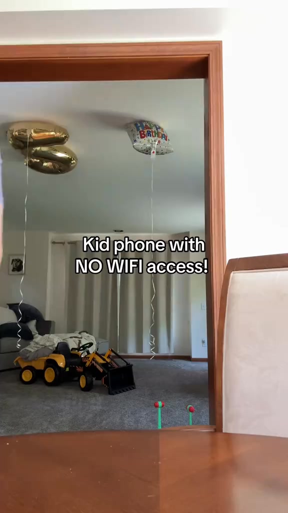 Liontots Facebook ad: #1 Toy Smartphone