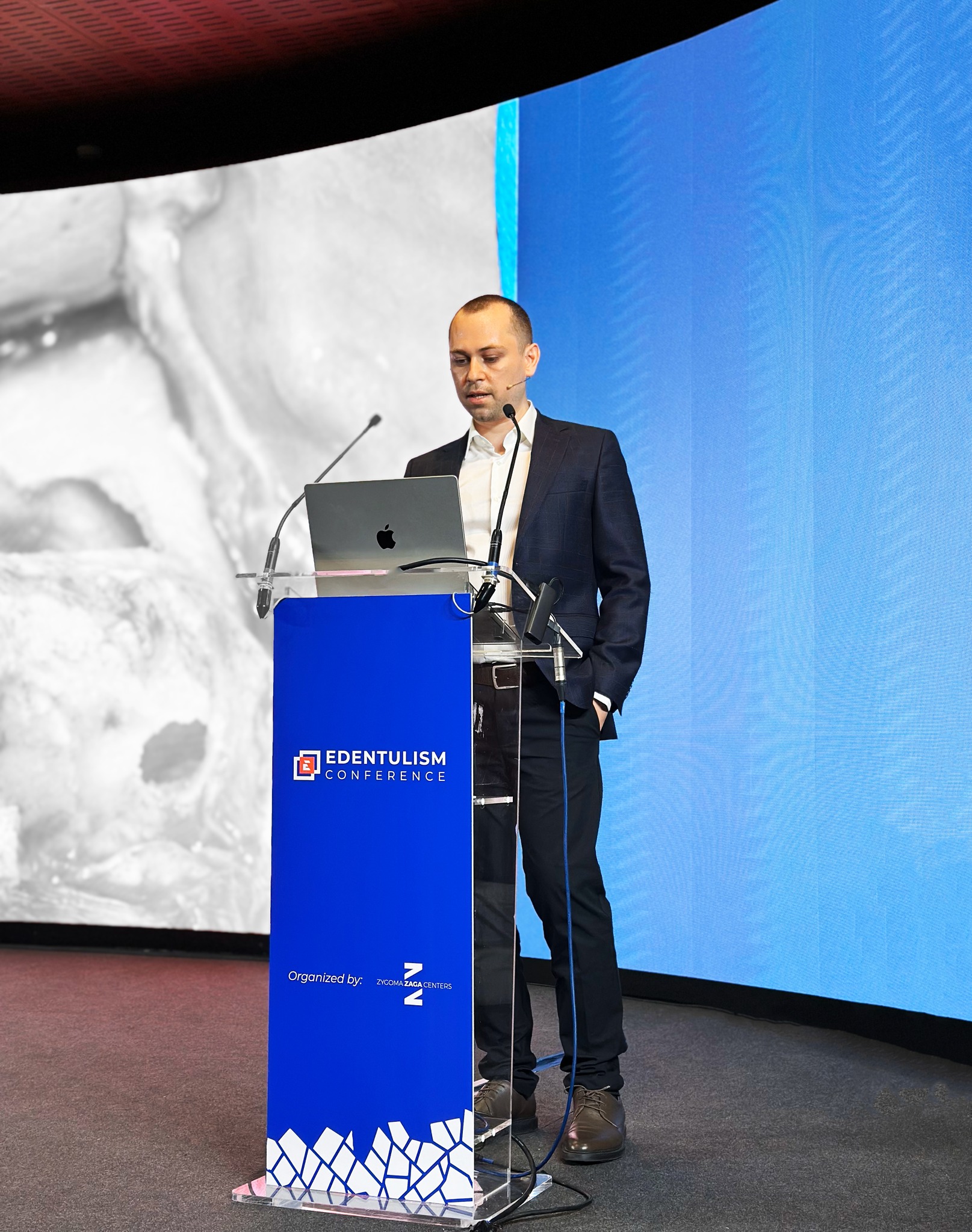 DentOP Facebook ad: Dr Cazacu Corrado, singurul speaker român la Edentulism…