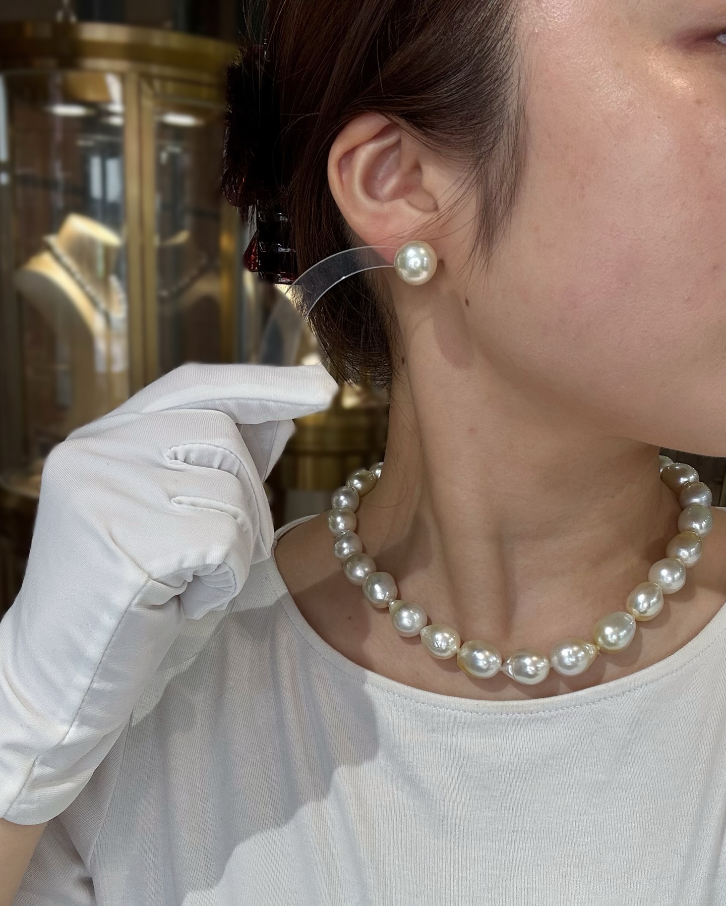 OHARA PEARL 銀座本店 Facebook ad: 南洋白蝶マルチカラーネックレスと南洋白蝶ピアスのご紹介