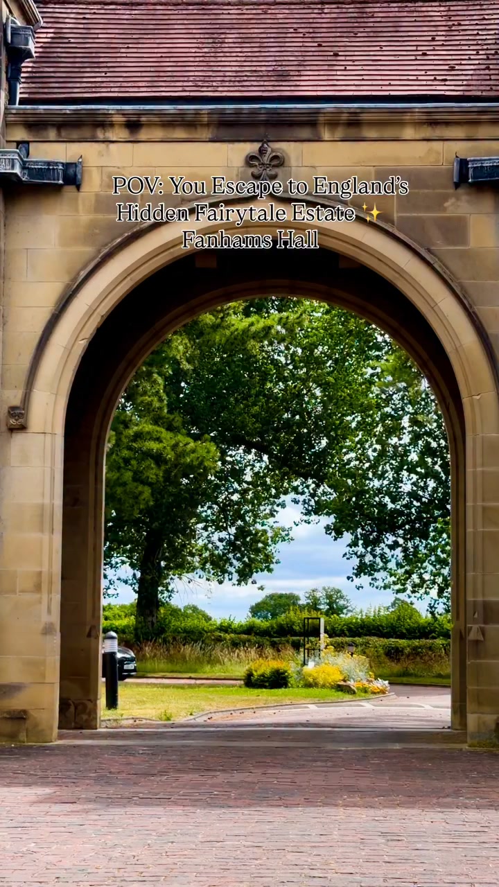 gizzysblog Facebook ad: Fanhams Hall | Country Hotel