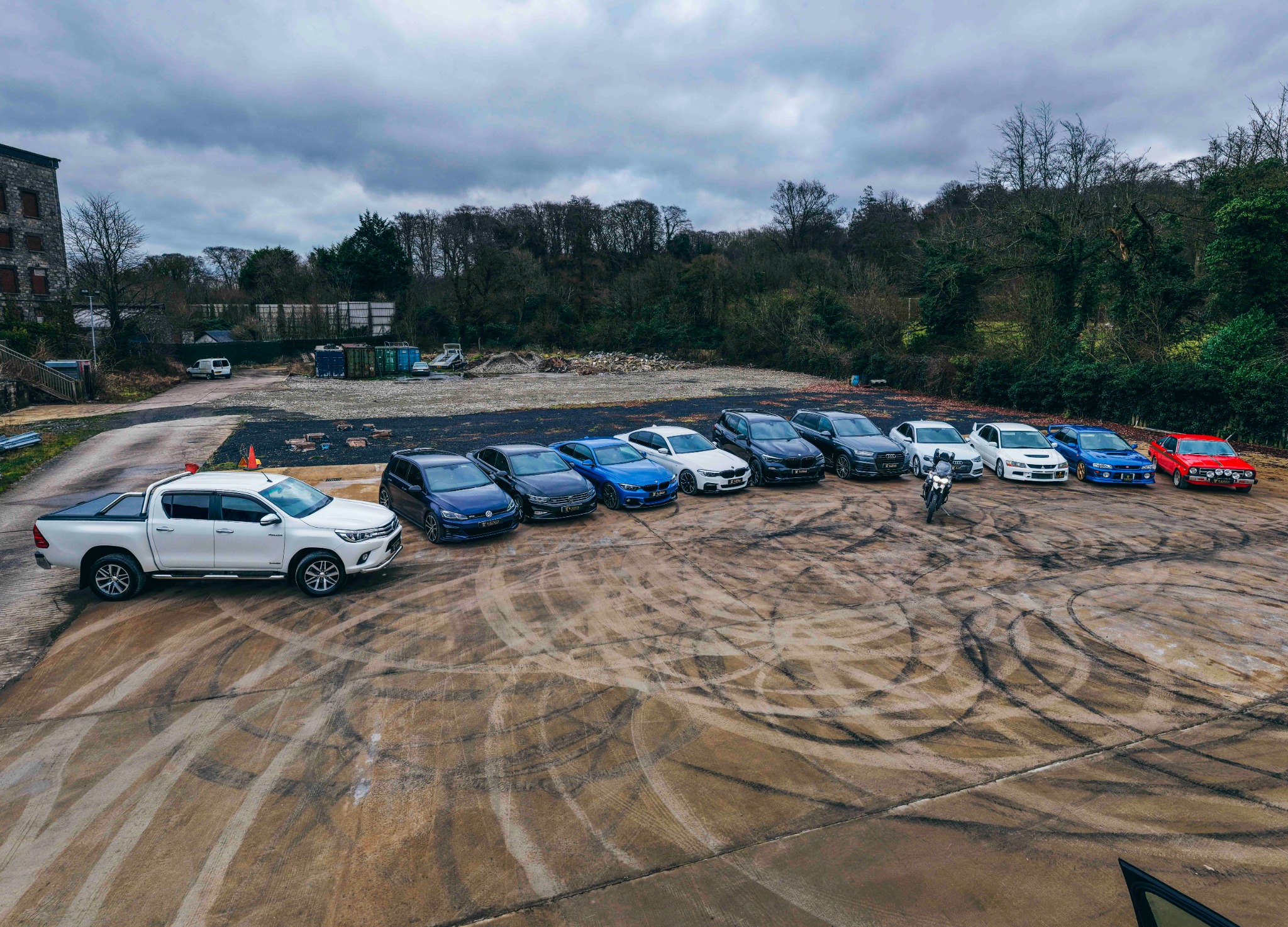 R KINGS Competitions Facebook ad: 12 Vehicles + Cash