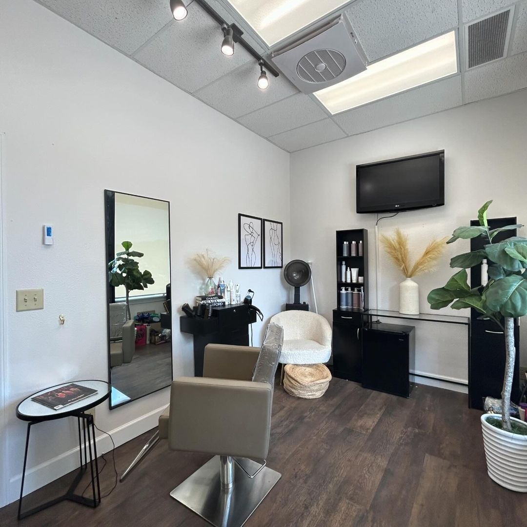 Salons by JC Oak Grove Facebook ad: Coming Soon - Salons by JC Altamonte Springs