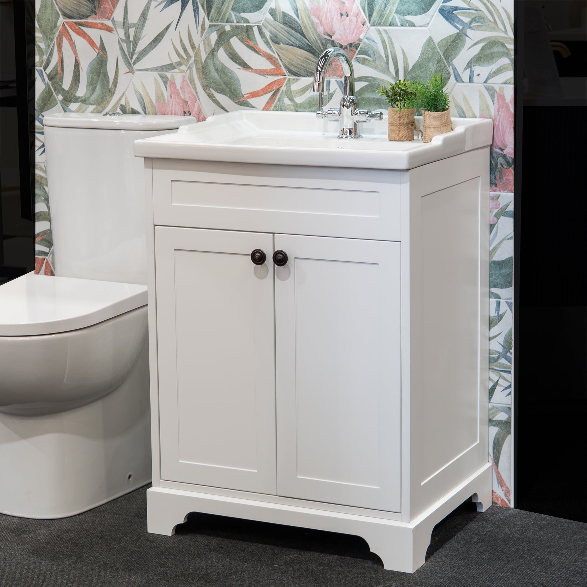 Deluxe Bathrooms & Tiling Solutions Facebook ad