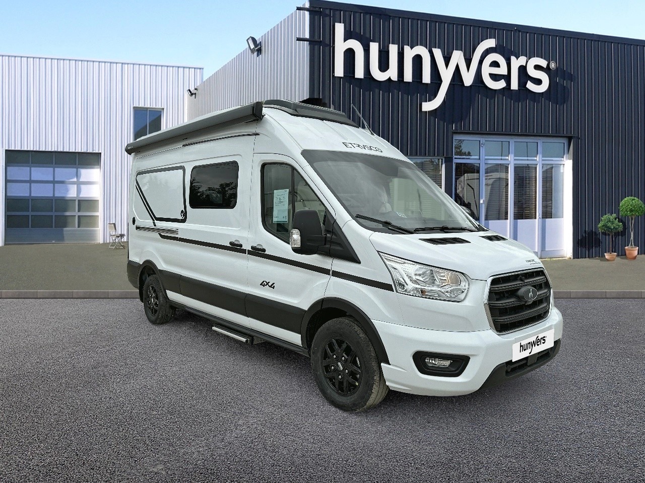 Hunyvers Facebook ad: Découvrez nos véhicules - Financement possible