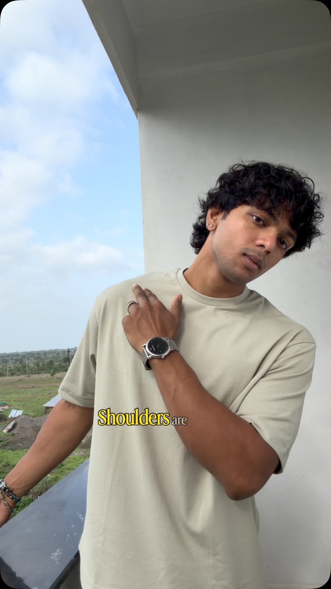 Yash acharya's vines Facebook ad: Didn’t expect a ₹599 tee to fit this…