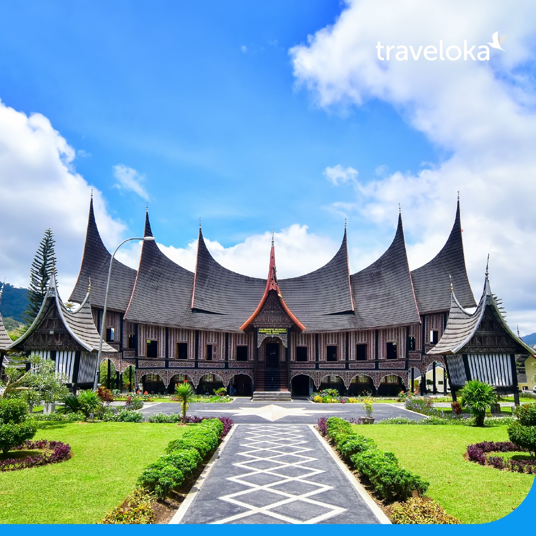 Traveloka Facebook ad: Dreaming of your next adventure?