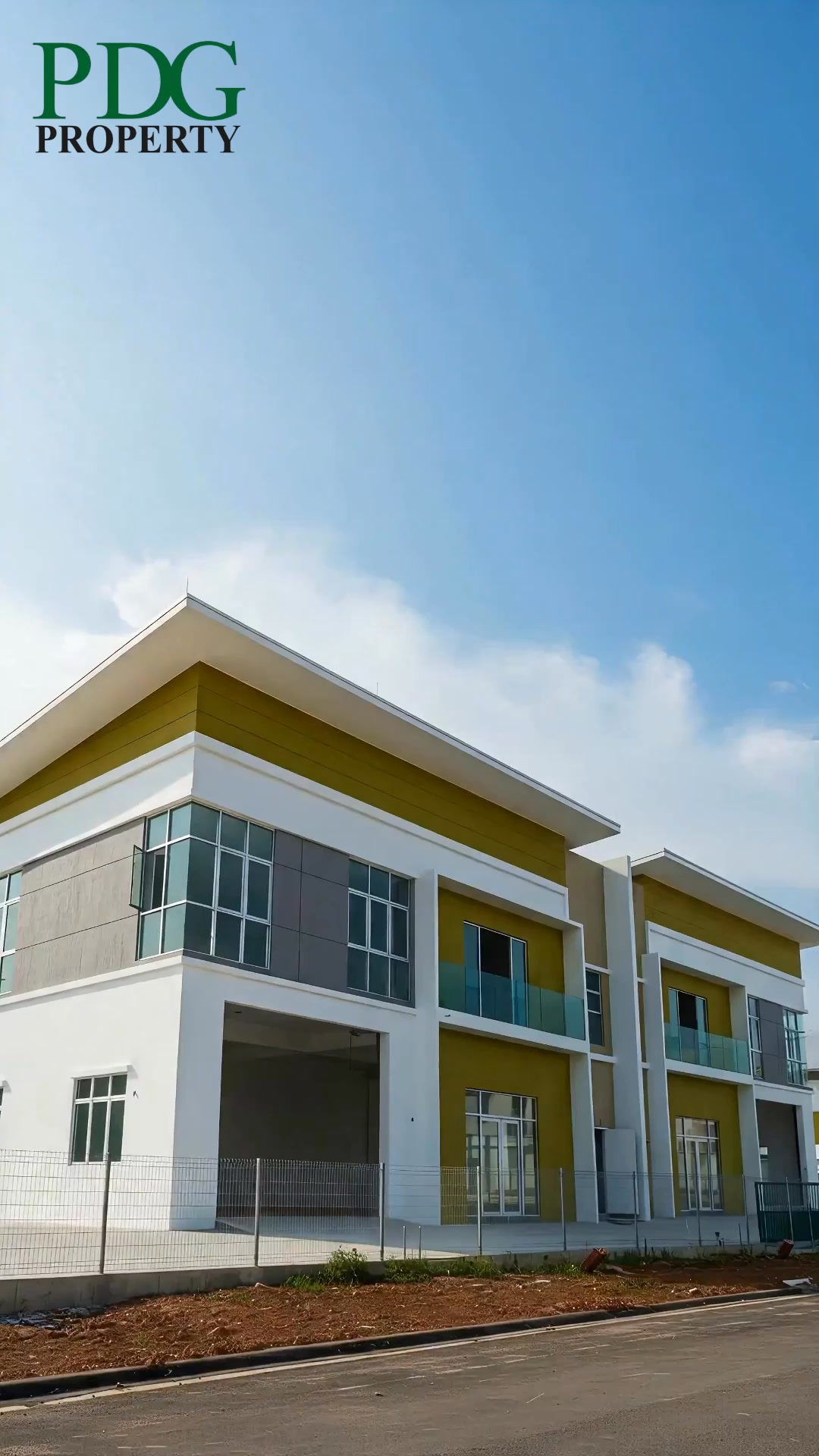 PDG Group Facebook ad: 连 Family Store 都准备入驻 Ayer Keroh Eco Park,你还在等什么?