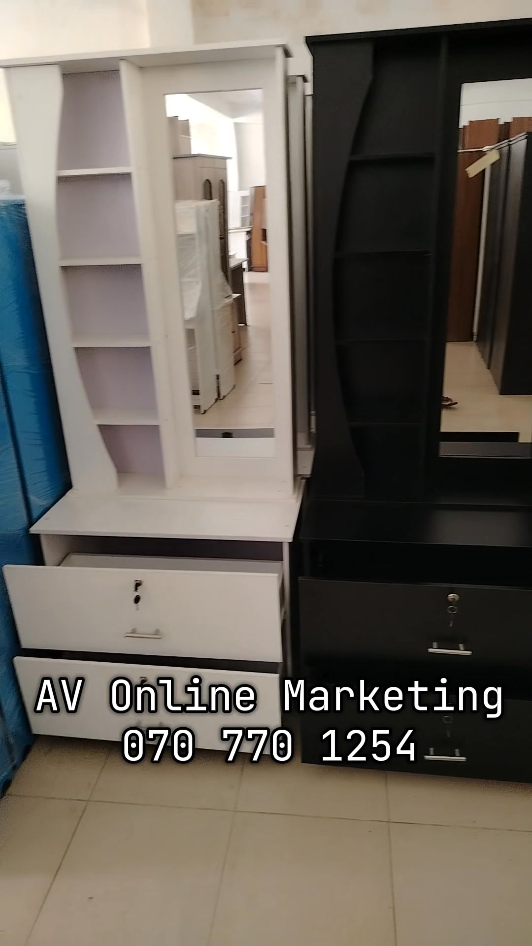 AV Online Marketing Facebook ad: Chat with us
