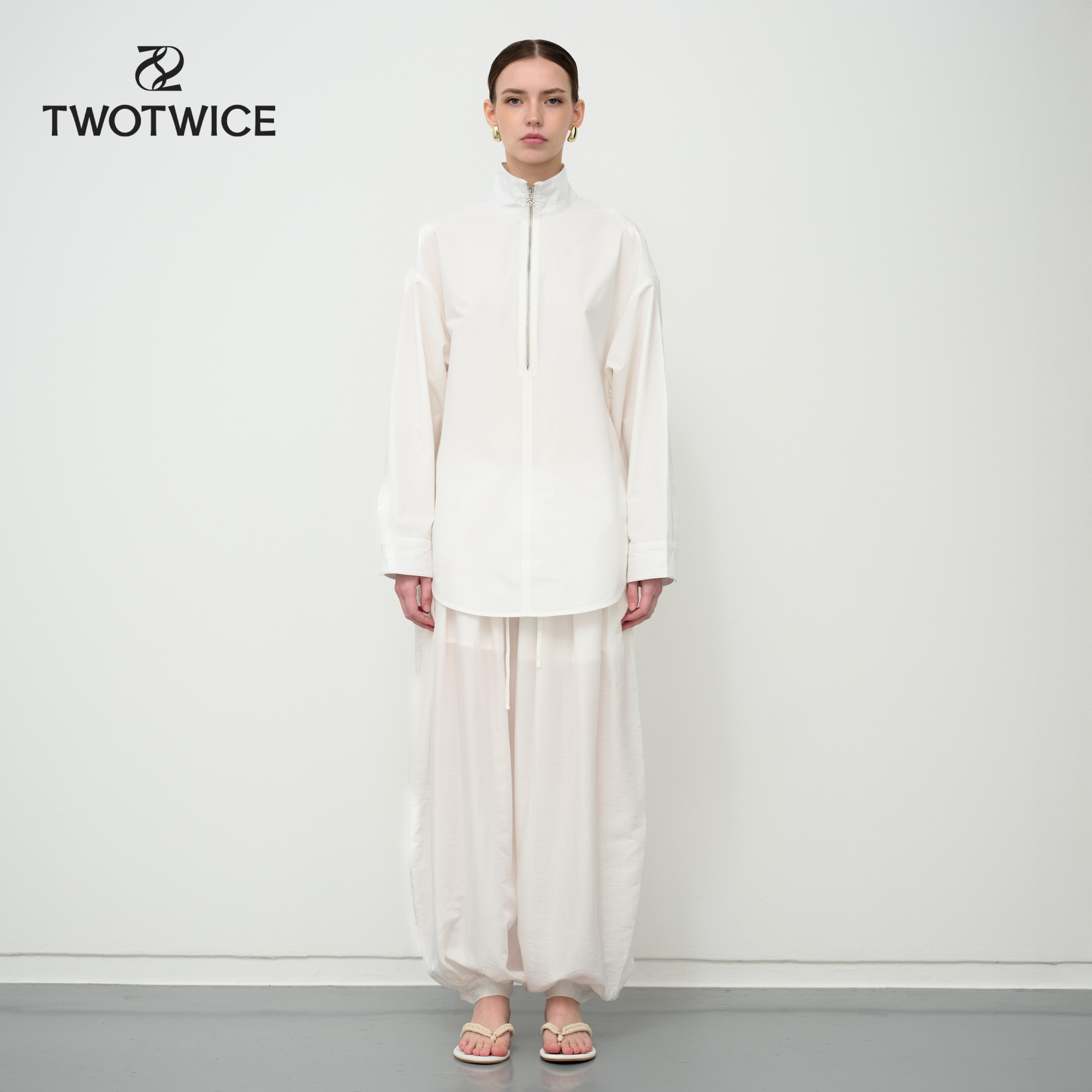 Twotwice Facebook ad: สินค้าคอลเลคชั่นใหม่ Tailored Continuum