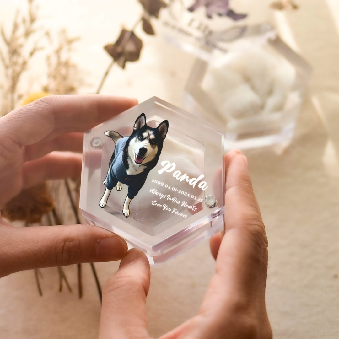 Soufeel Present Facebook ad: Keep Their Memory Close Forever