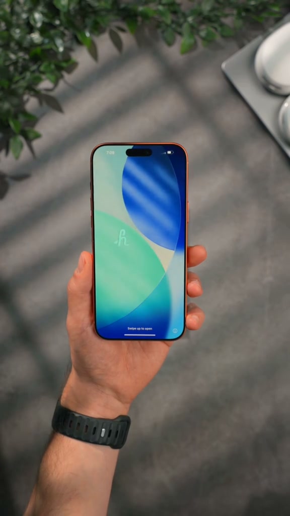 Pacifiko.com Facebook ad: ¡Compra tu iPhone al mejor precio en Pacifiko.com!