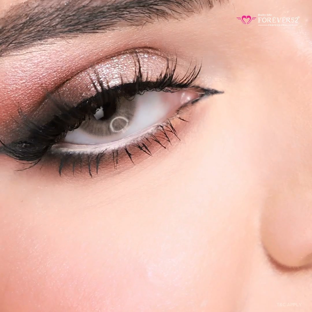 Forever52 India Facebook ad: Brows that frame your face, made easy.