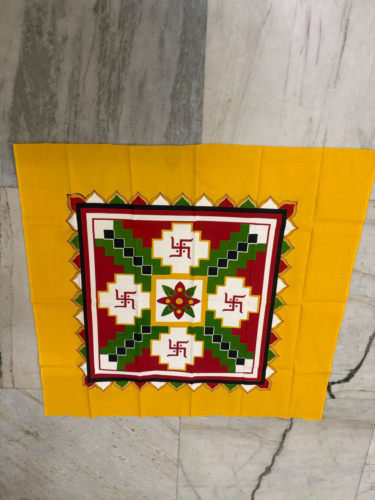 Ved Vastra Facebook ad: किसी ब्राह्मण, पंडित या ज्योतिषी को वैदिक वस्त्र…