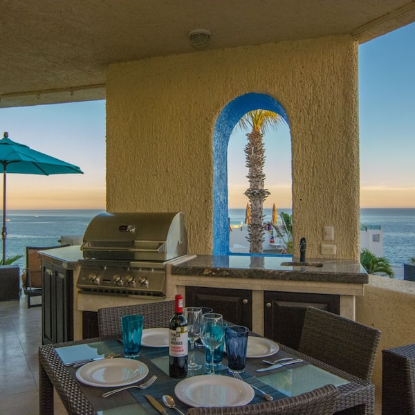Vrbo Facebook ad