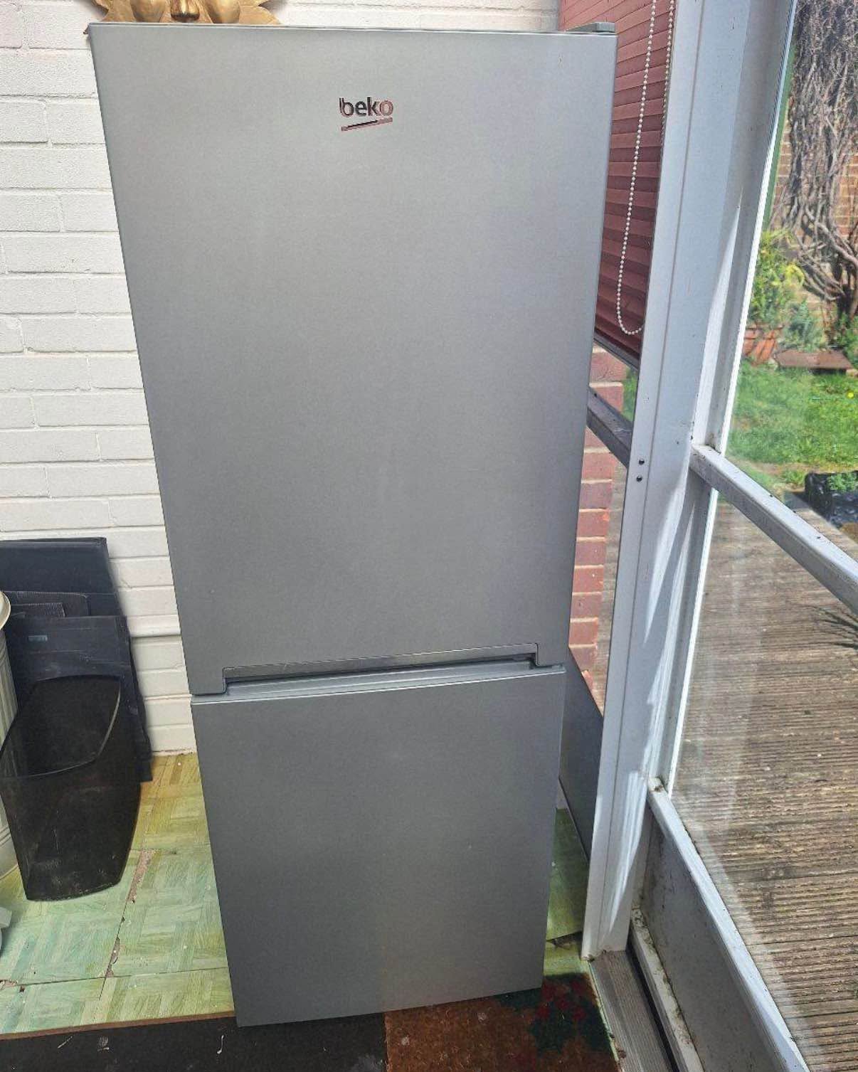 Nicola Jones Facebook ad: BEKO silver fridge freezer ‘delivery available 5ft tall