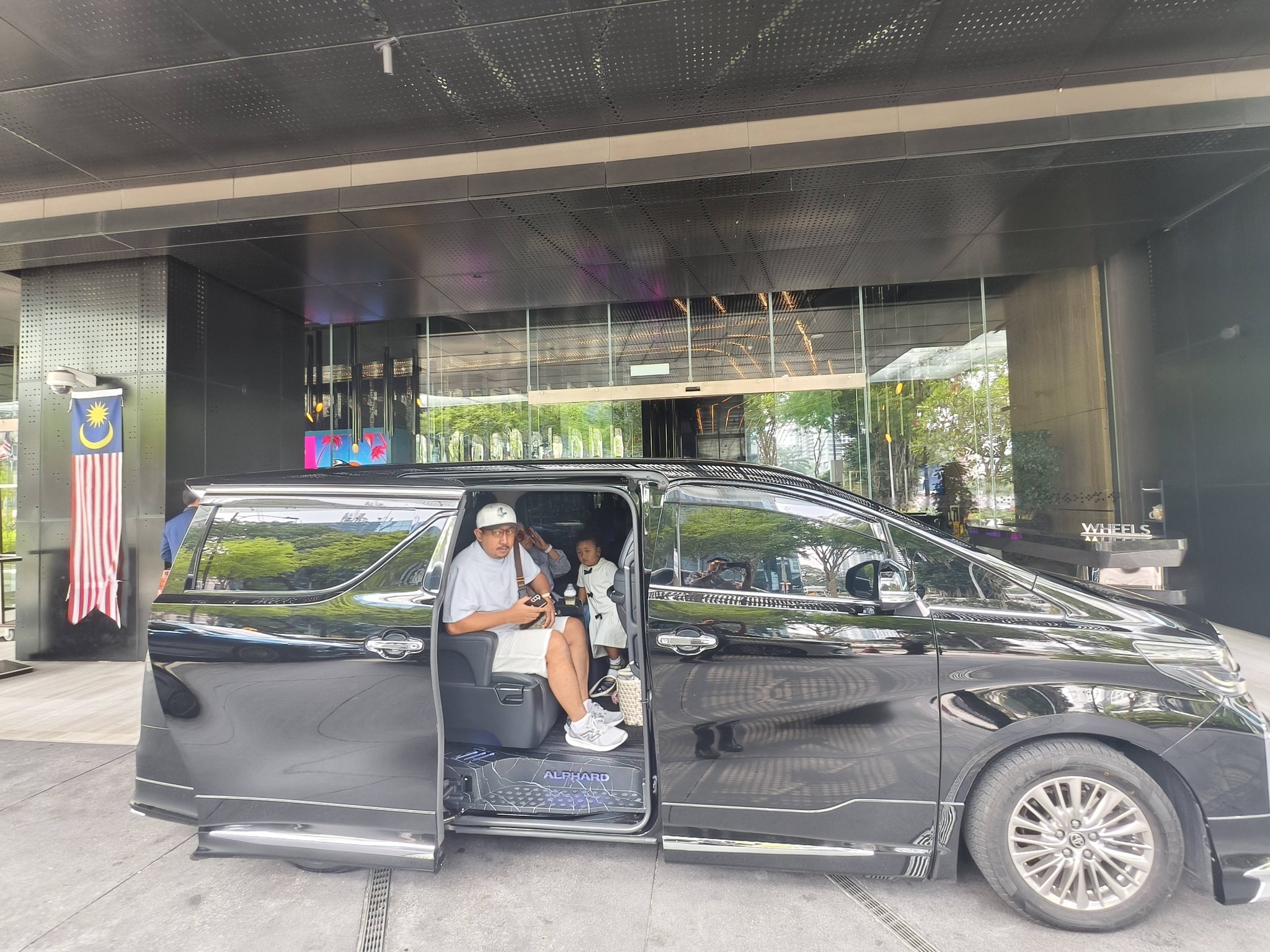 Asap transport services Facebook ad: TQ MALAYSIA | SINGAPORE | THAILAND | BRUNEI…