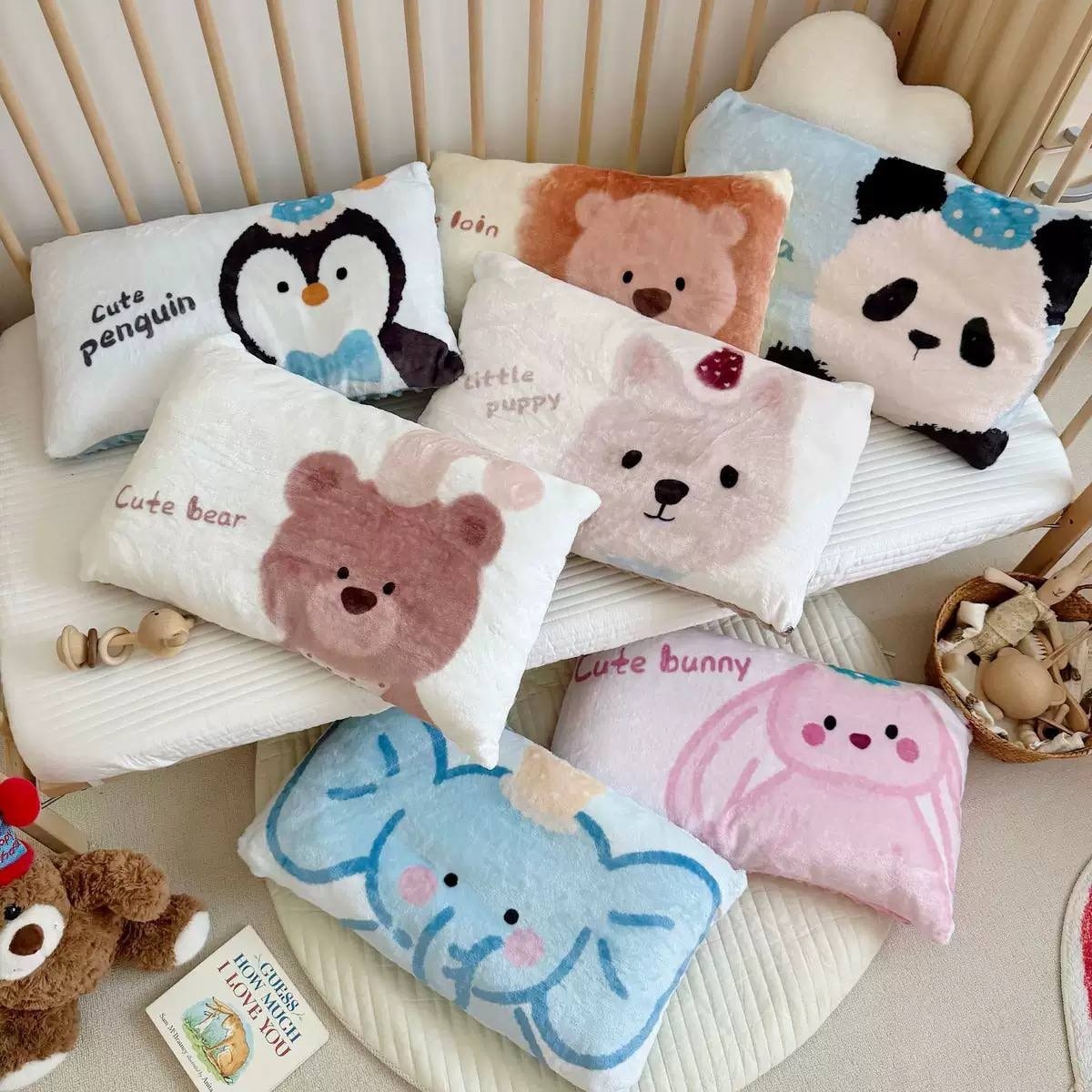 Holly's World Facebook ad: ម៉ូតថ្មី ឈុតភួយ ខ្នើយ ខ្នើយអោប