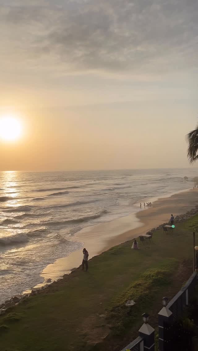 B'Canti Boutique Beach Resort Facebook ad: Each day brings a new sunset