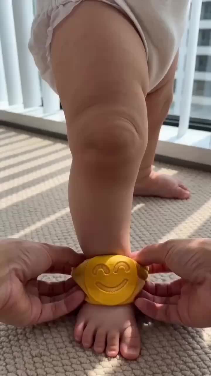 Benighty.BE01 Facebook ad: Baby Anti-slip Crawling Knee Pads