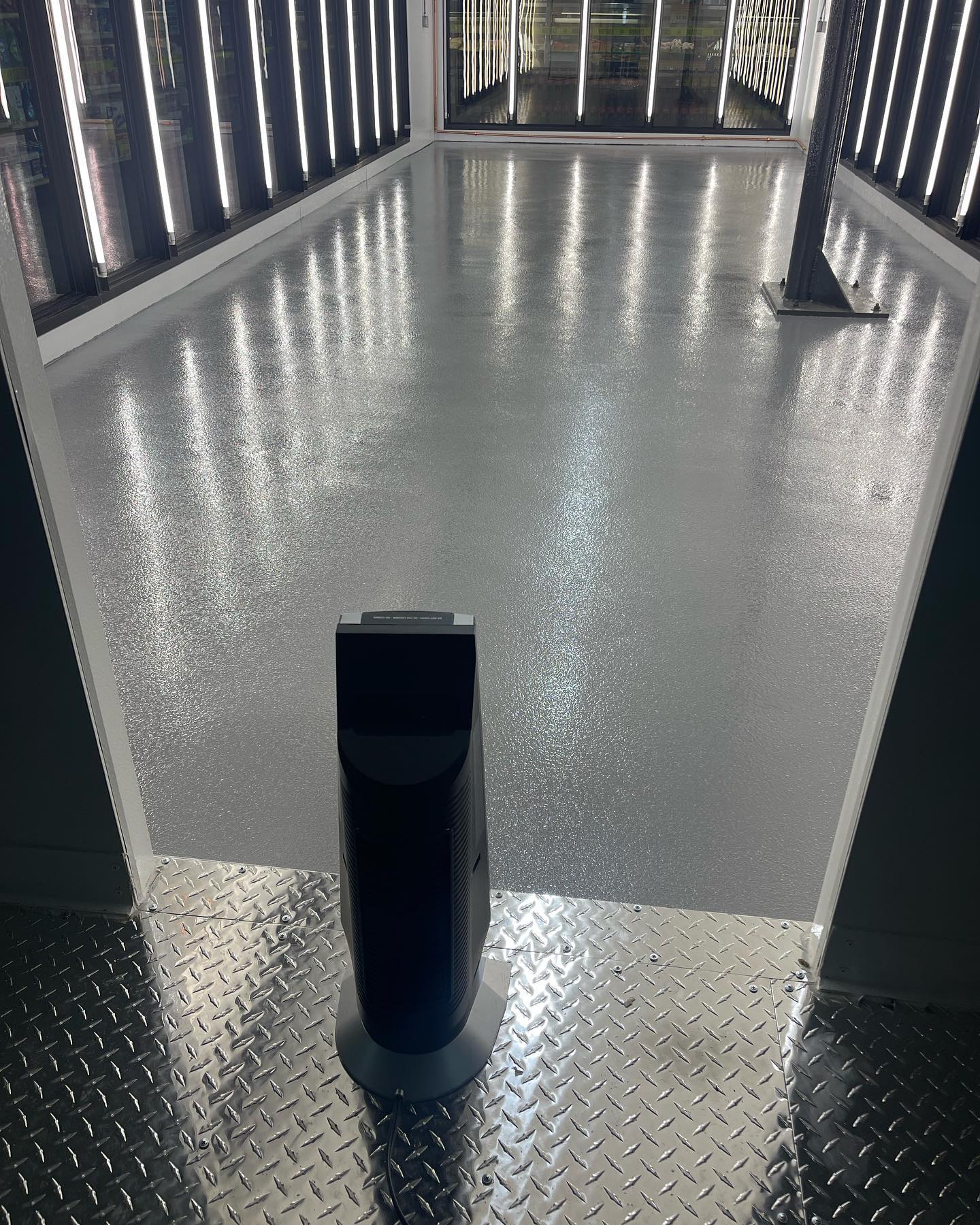 espinozajose448 Facebook ad: Espinoza epoxy flooring and polish.