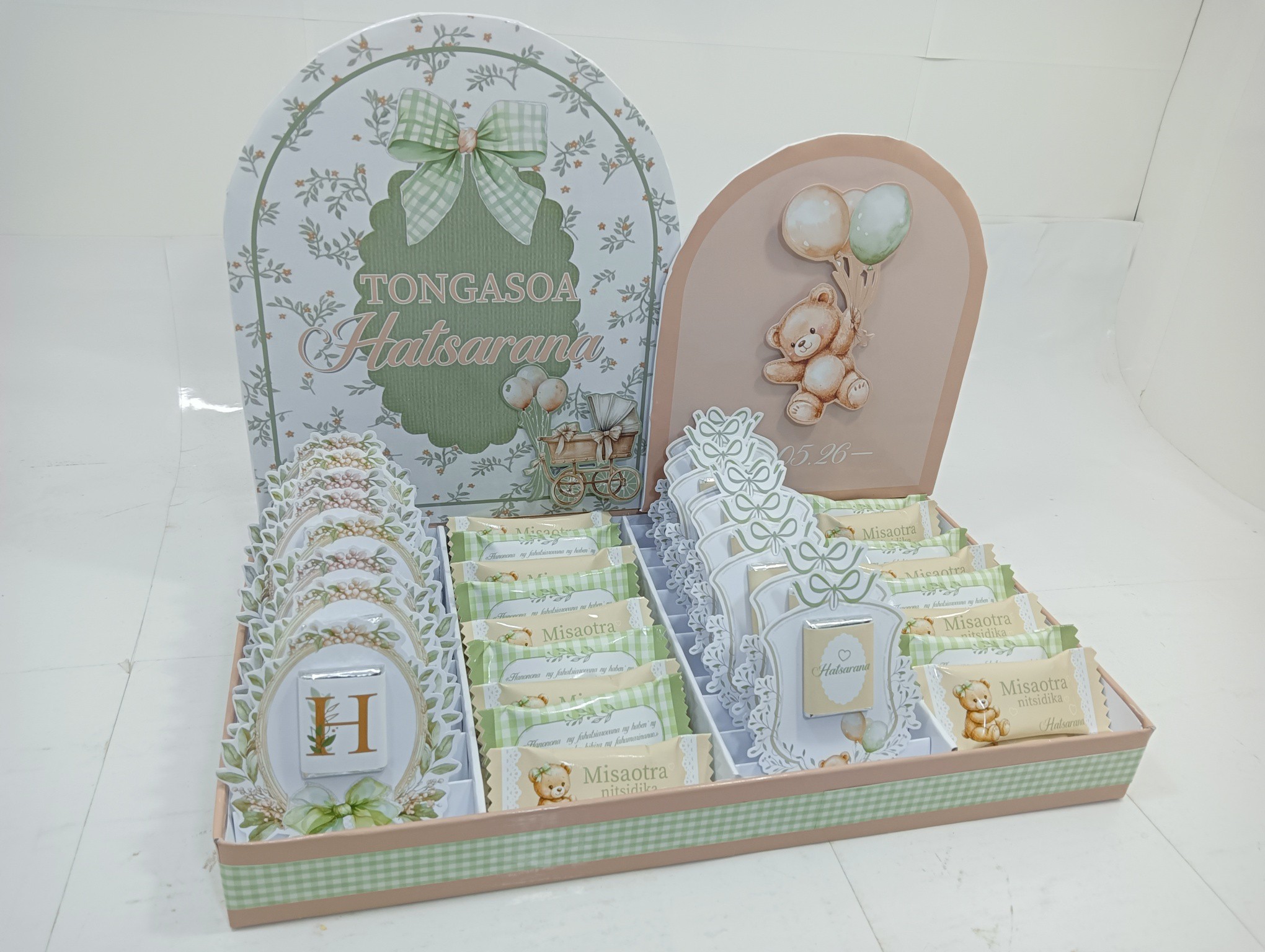 G des idées Facebook ad: CADEAU NAISSANCE PERSONNALISÉ