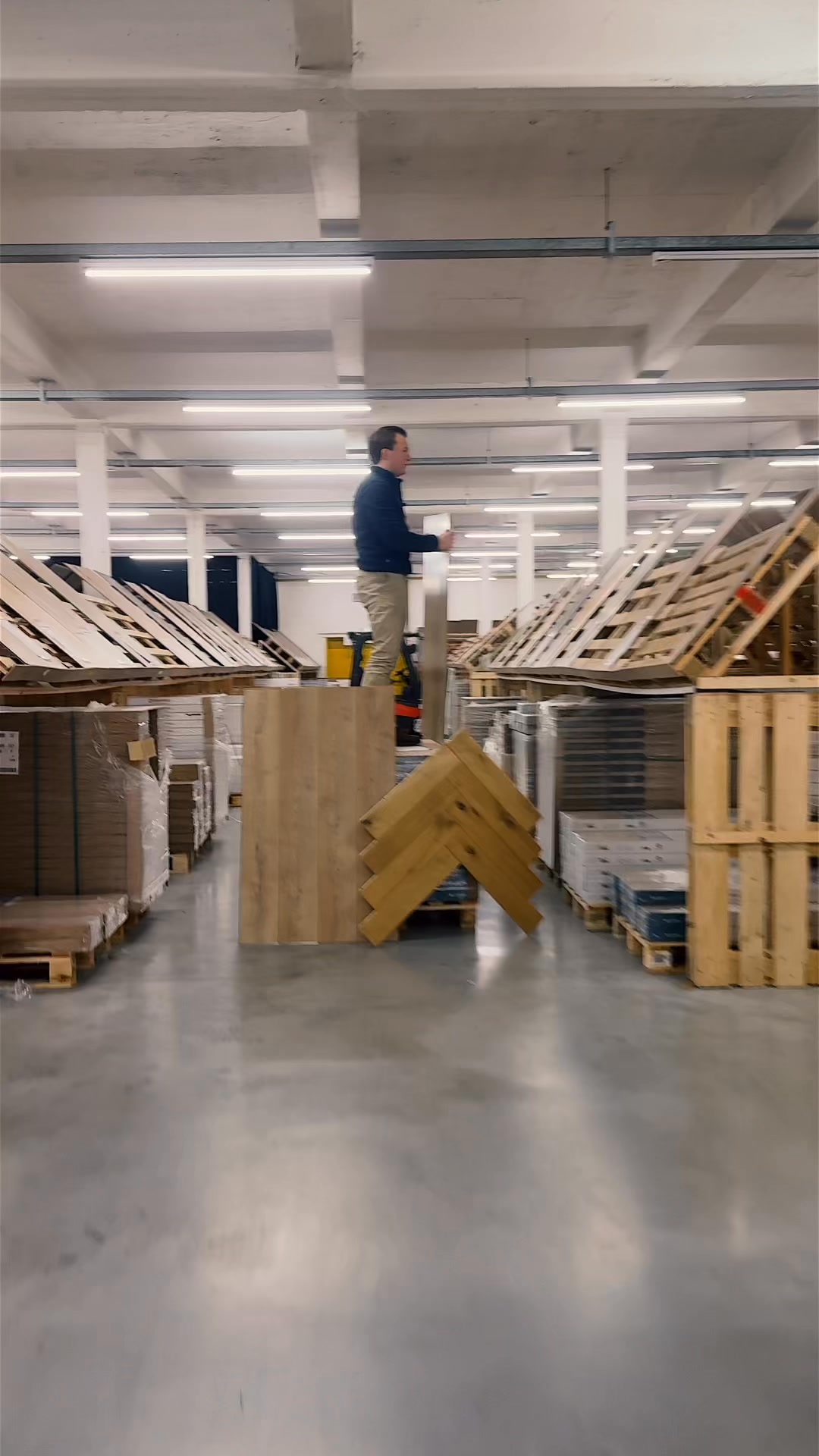 Floor-Depot Facebook ad: WOWOWOW! PROMO’S SUR LES SOLS