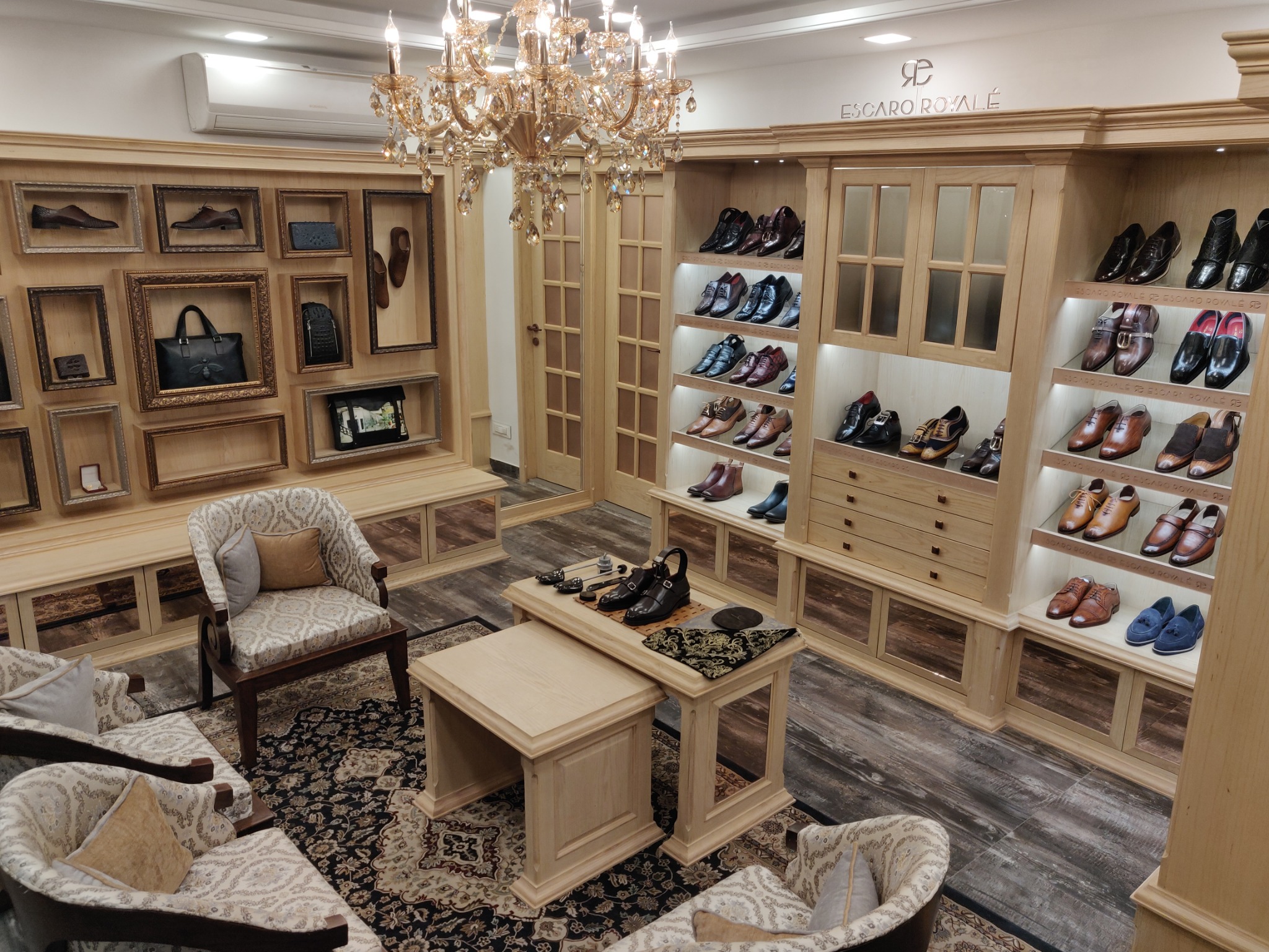 Escaro Royalé Facebook ad: Get an EXTRA 10% OFF at our store! Visit Today!