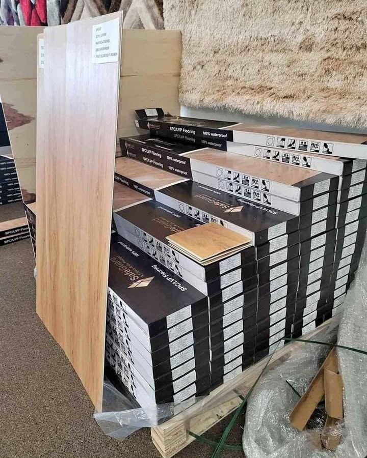 Robert Talal Salmaci Facebook ad: $1.50 Floors R Us LVP/SPC FLOORING WITH PADDING 100%…