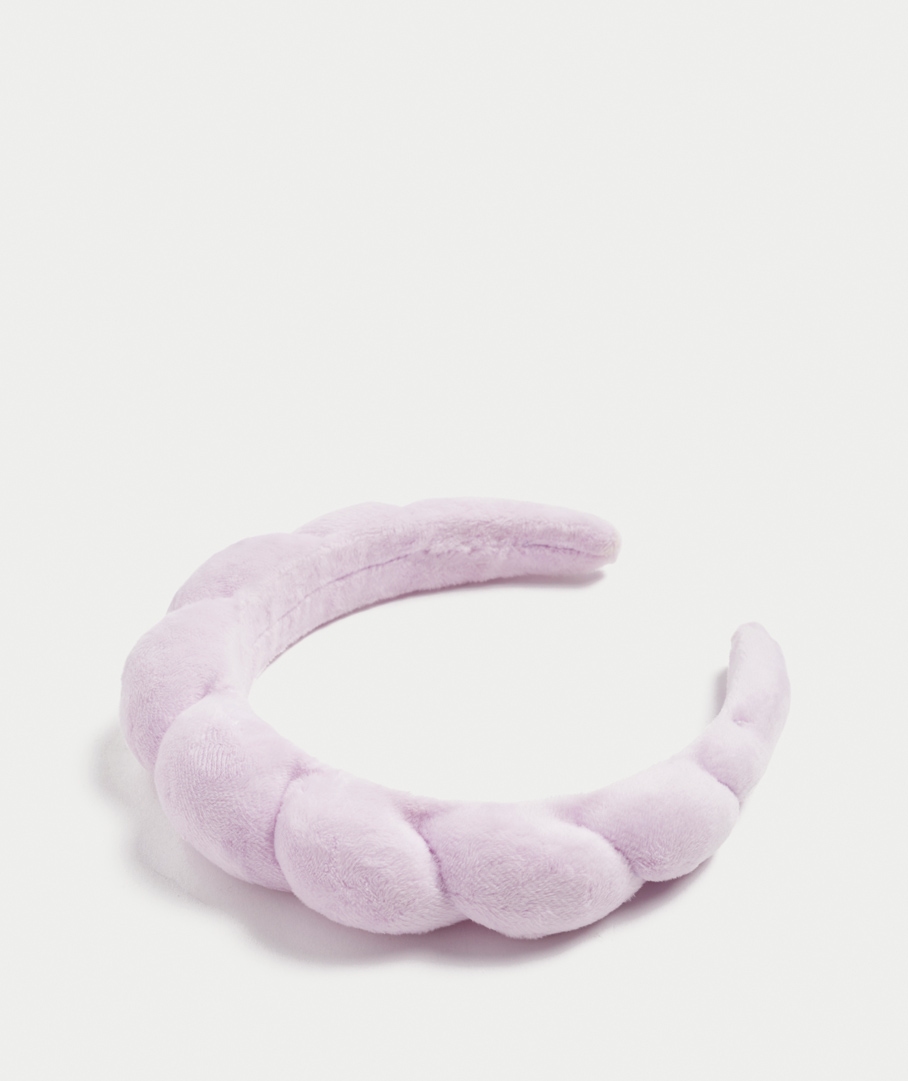 Sportsgirl Beauty Facebook ad: Fresh beauty finds just landed.
