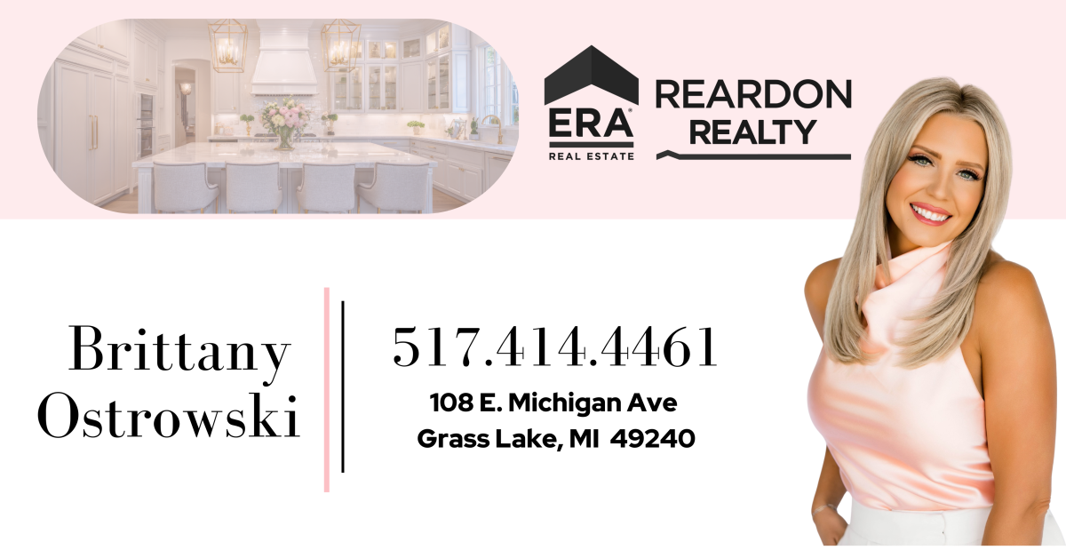 Brittany Ostrowski, Realtor Facebook ad: Smart Moves Start Here!
