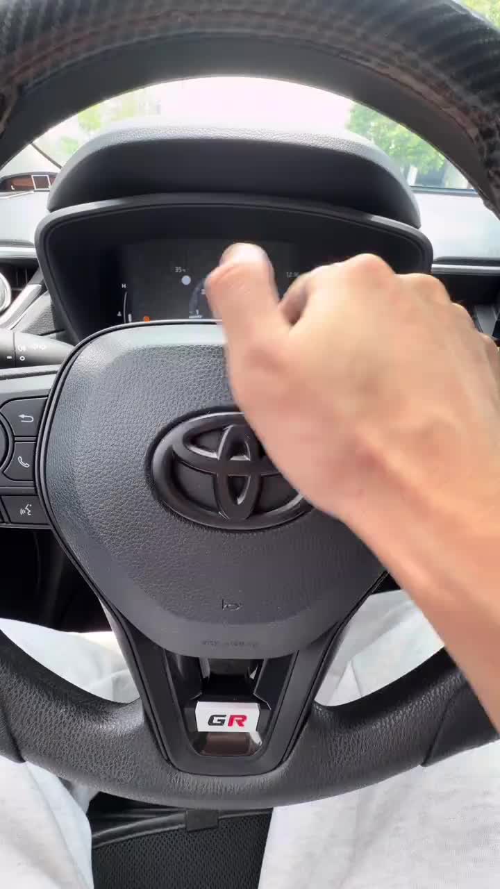 Rowginsday Facebook ad: Sporty Grip, Comfortable Drive!