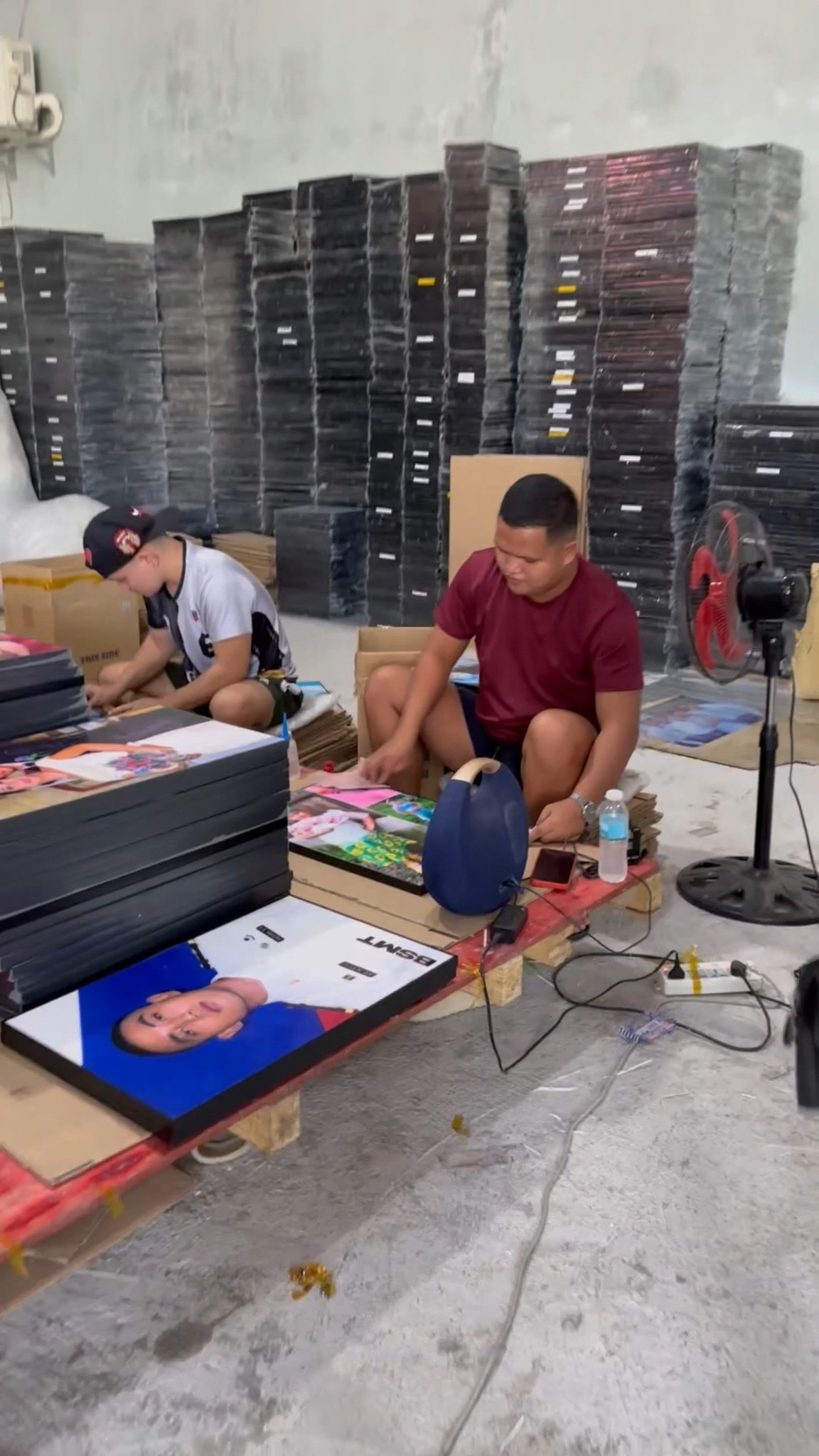 Himenart - Studio Facebook ad: FACTORY PRICE + PRINT ON DEMAND