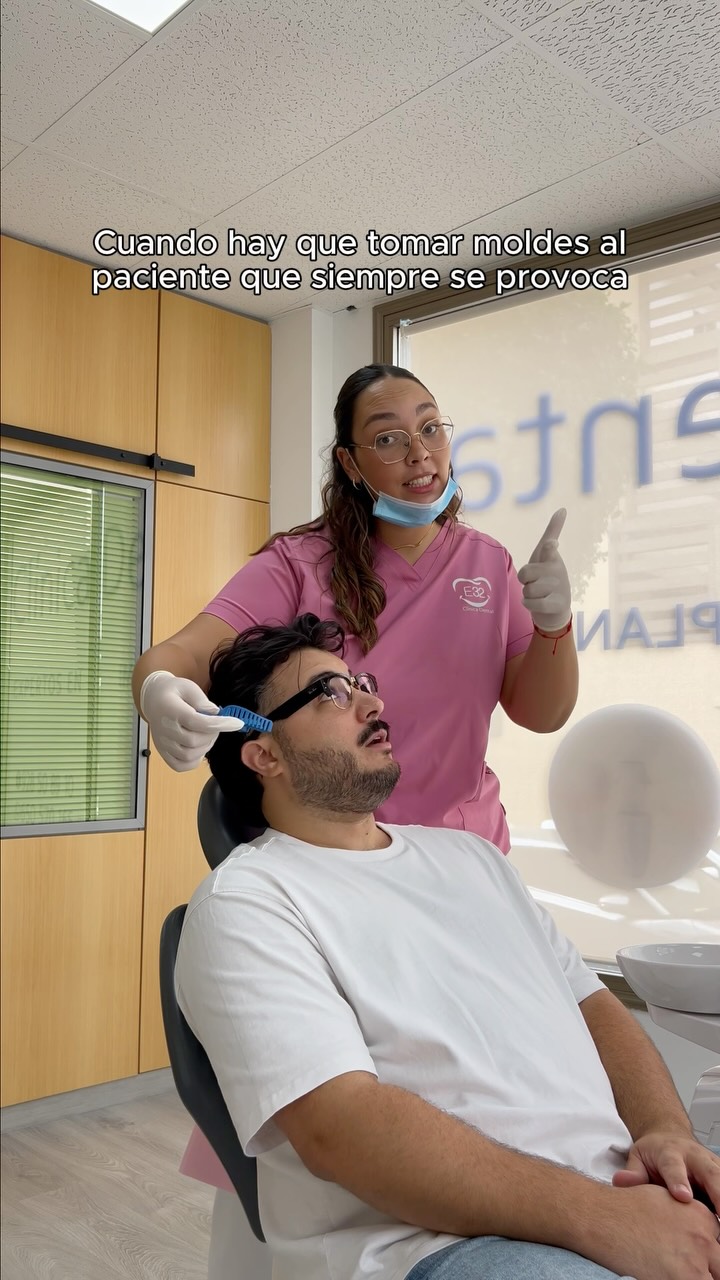 Clinica Dental Estudio32 Facebook ad: A levantar el lunes con… ganas (?)