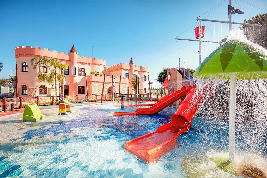 BEST CHILD FRIENDLY HOLIDAYS Facebook ad: INTRODUCING THE BEST 5 LUXURY CHILD FRIENDLY HOLIDAYS!