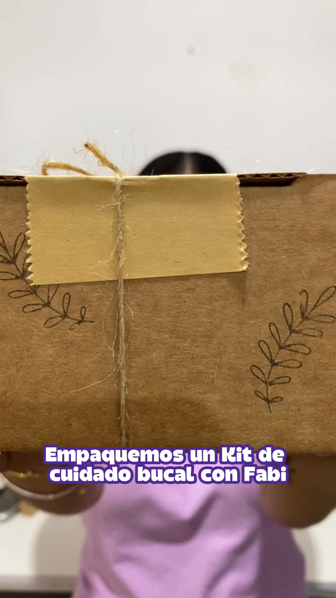 The Eco Shop SV Facebook ad: Un kit eco de cuidado bucal, con productos…