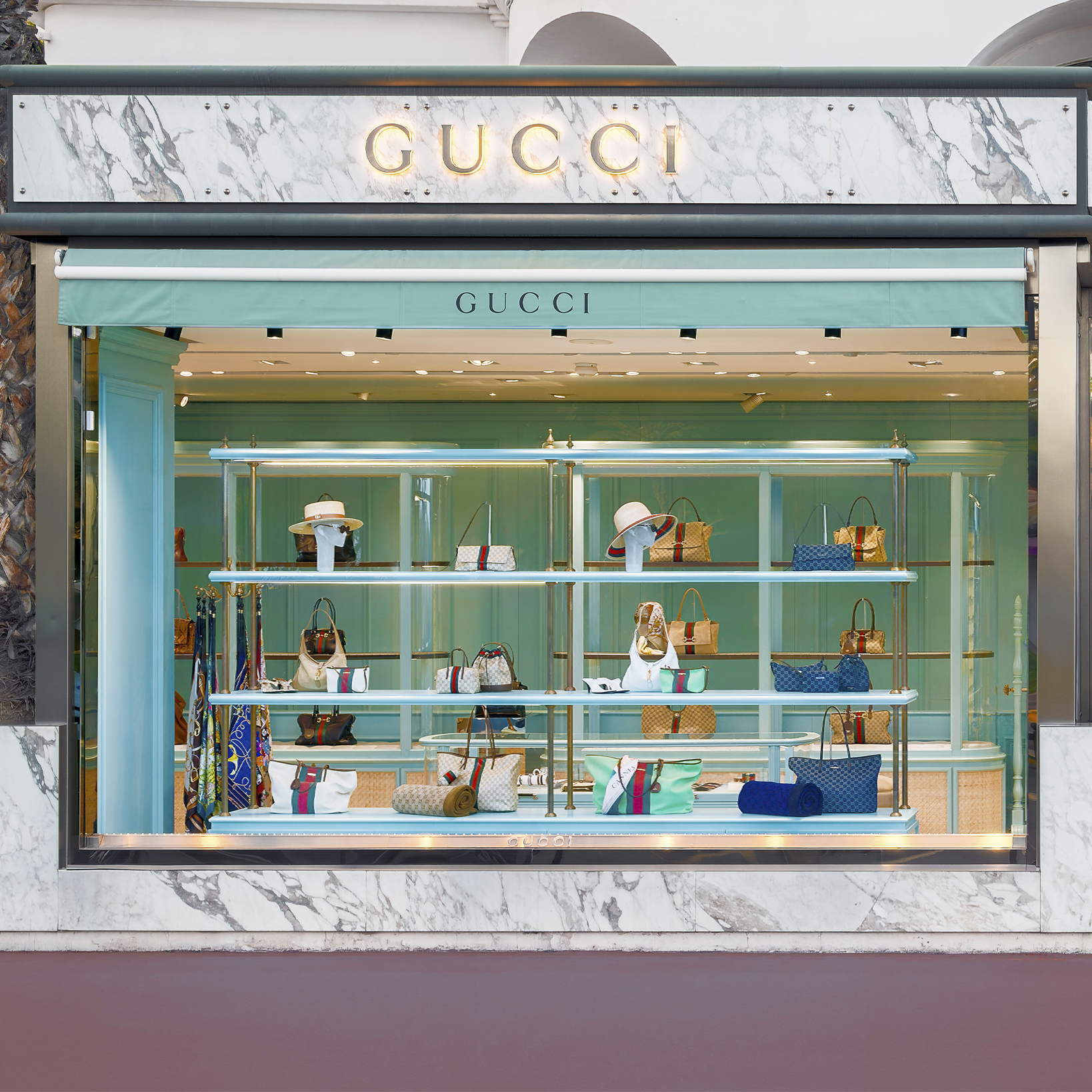 Gucci Facebook ad