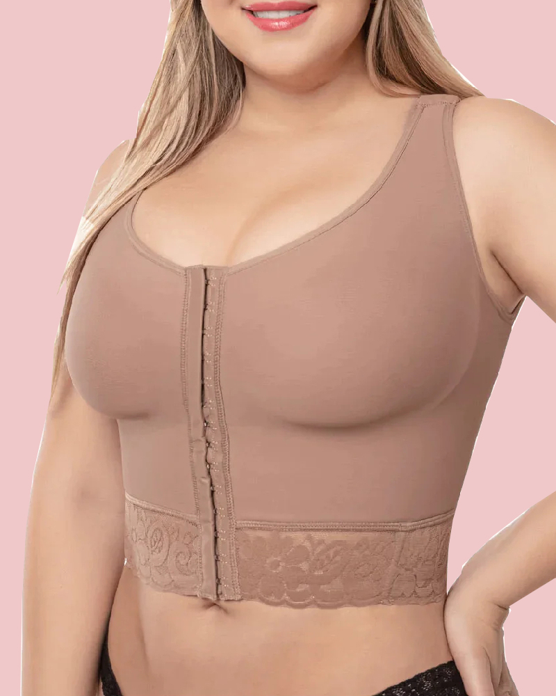 CurveShe Facebook ad: Step into summer with confidence by Curveshe shapewear