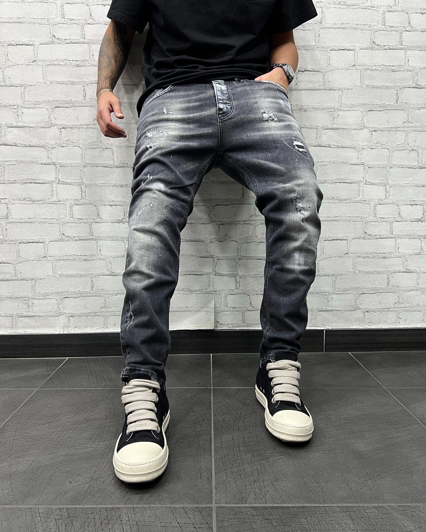 Outsider Store Facebook ad