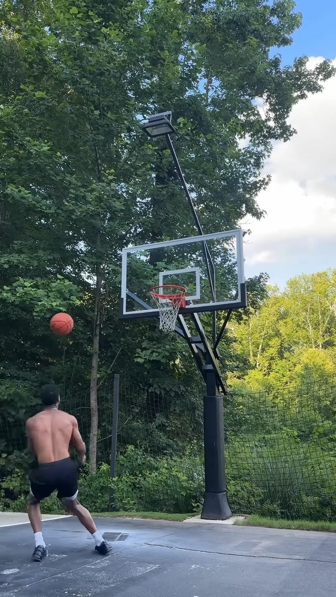 Mega Slam Hoops Facebook ad: @jordangoodrich.3 x Mega Slam 72.